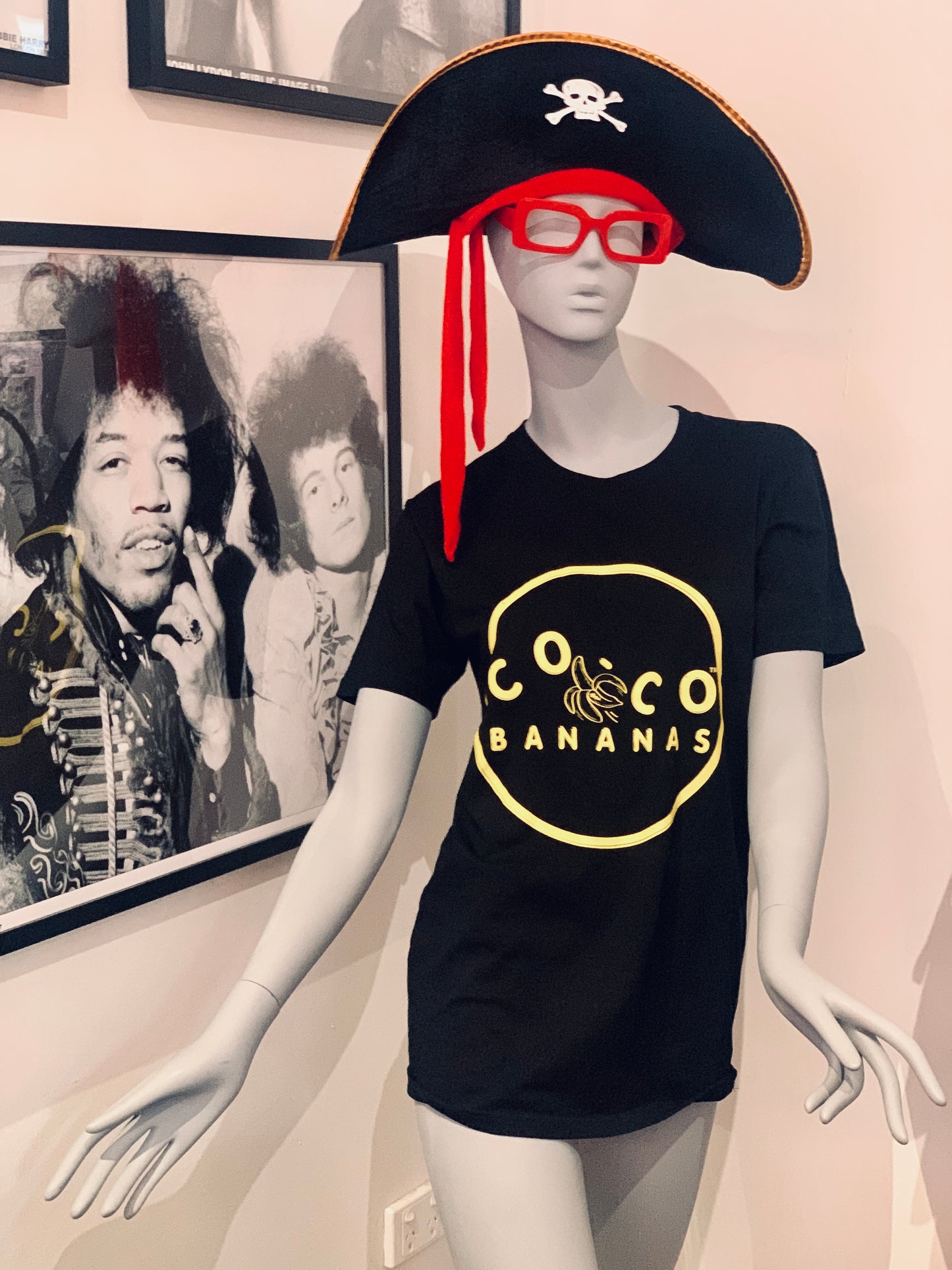 CO-CO BANANAS BLACK TEE