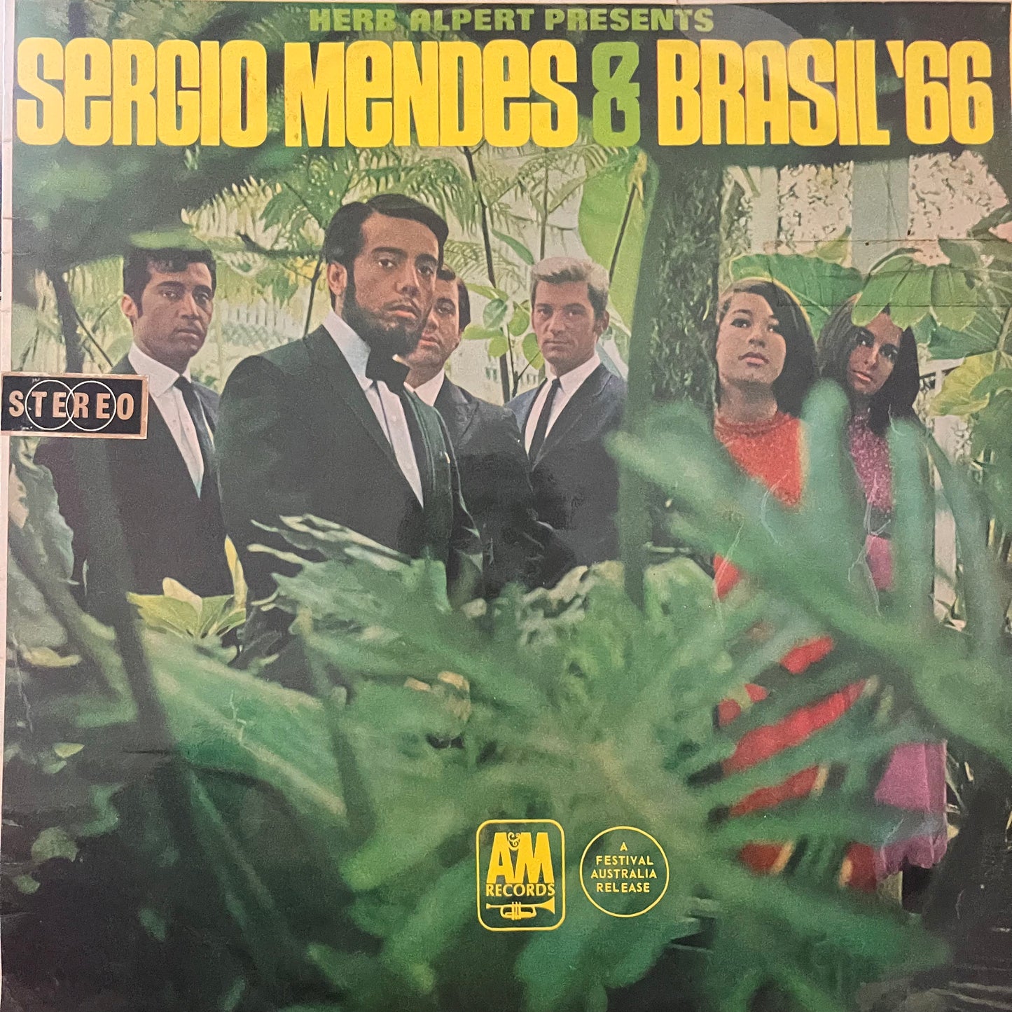 HERB ALPERT PRESENTS - SERGIO MENDES& BRASILL 66. VG+/EX