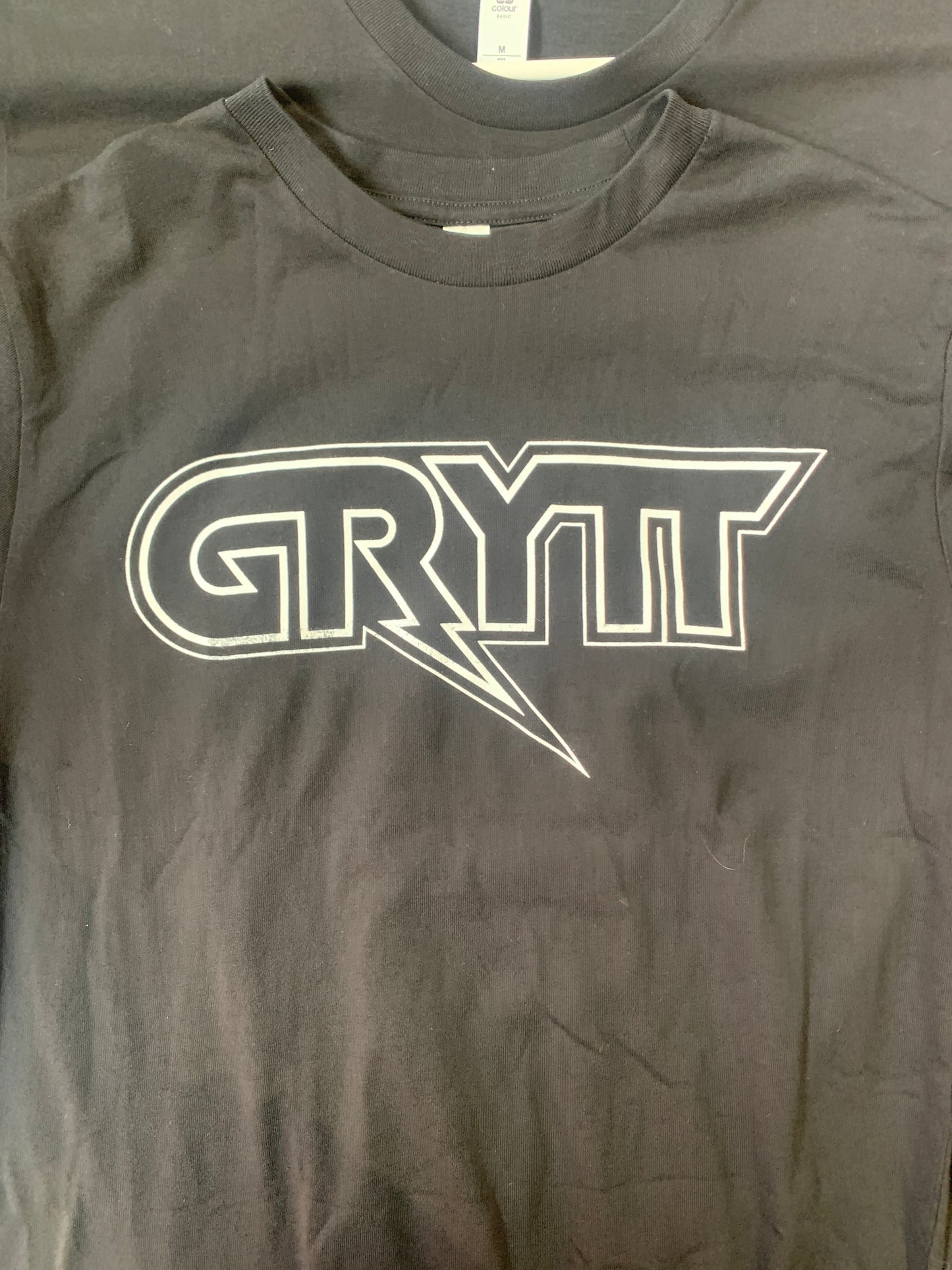 GRYTT BLACK TEE