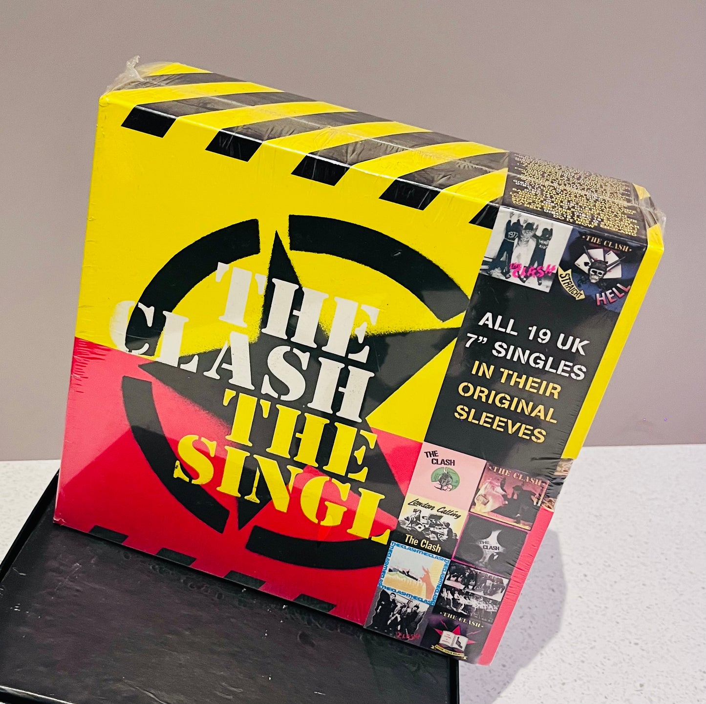 THE CLASH - THE SINGLES  BOXSET